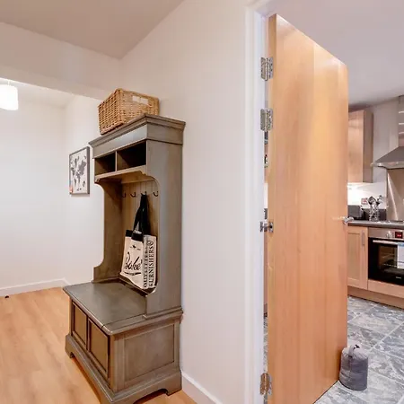 Modern In The Heart Of The City I Pass The Keys *