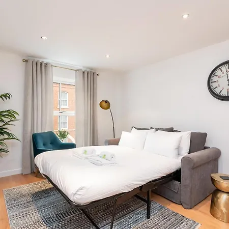 Modern In The Heart Of The City I Pass The Keys