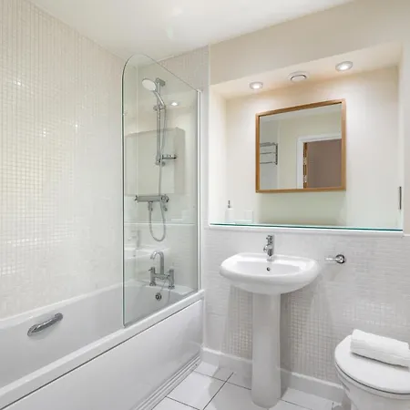 Modern In The Heart Of The City I Pass The Keys Apartment York